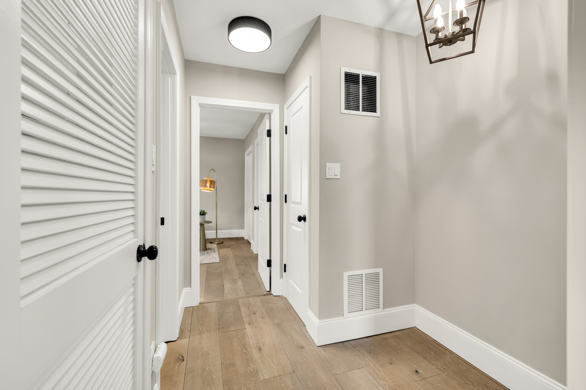 410 Franklin Street NE_Hallway